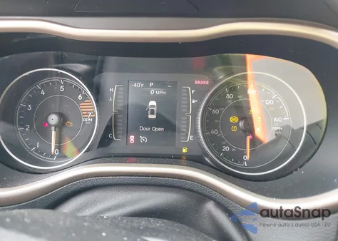 2018 Jeep Cherokee Latitude Fwd z USA, uszkodzony, nr VIN 1C4PJLCB9JD556652